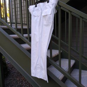 Women's Khakis International Design crop pants. Sz 8, white